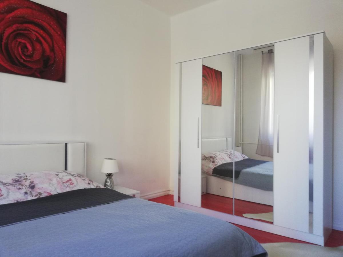 Top Center Cozy And Spacious Apartment Sofia Eksteriør billede