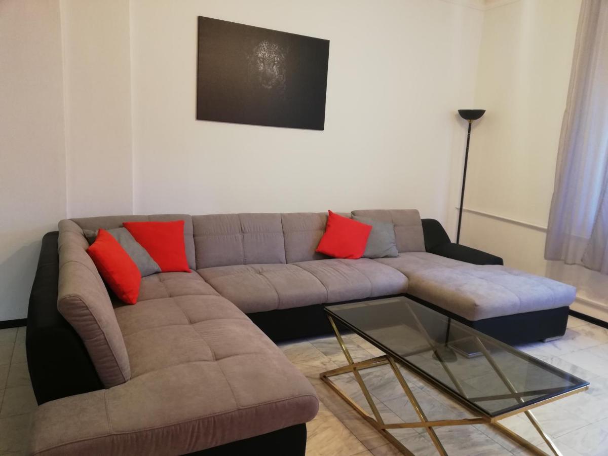 Top Center Cozy And Spacious Apartment Sofia Eksteriør billede